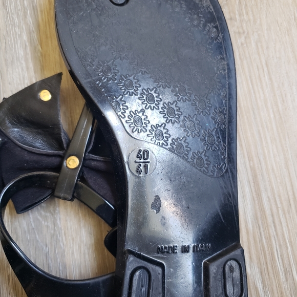 LOVE MOSCHINO HEART BOW JELLY T-STRAP SANDALS - Picture 9 of 11